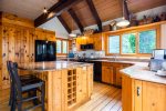 Beautiful, well-equipped kitchen